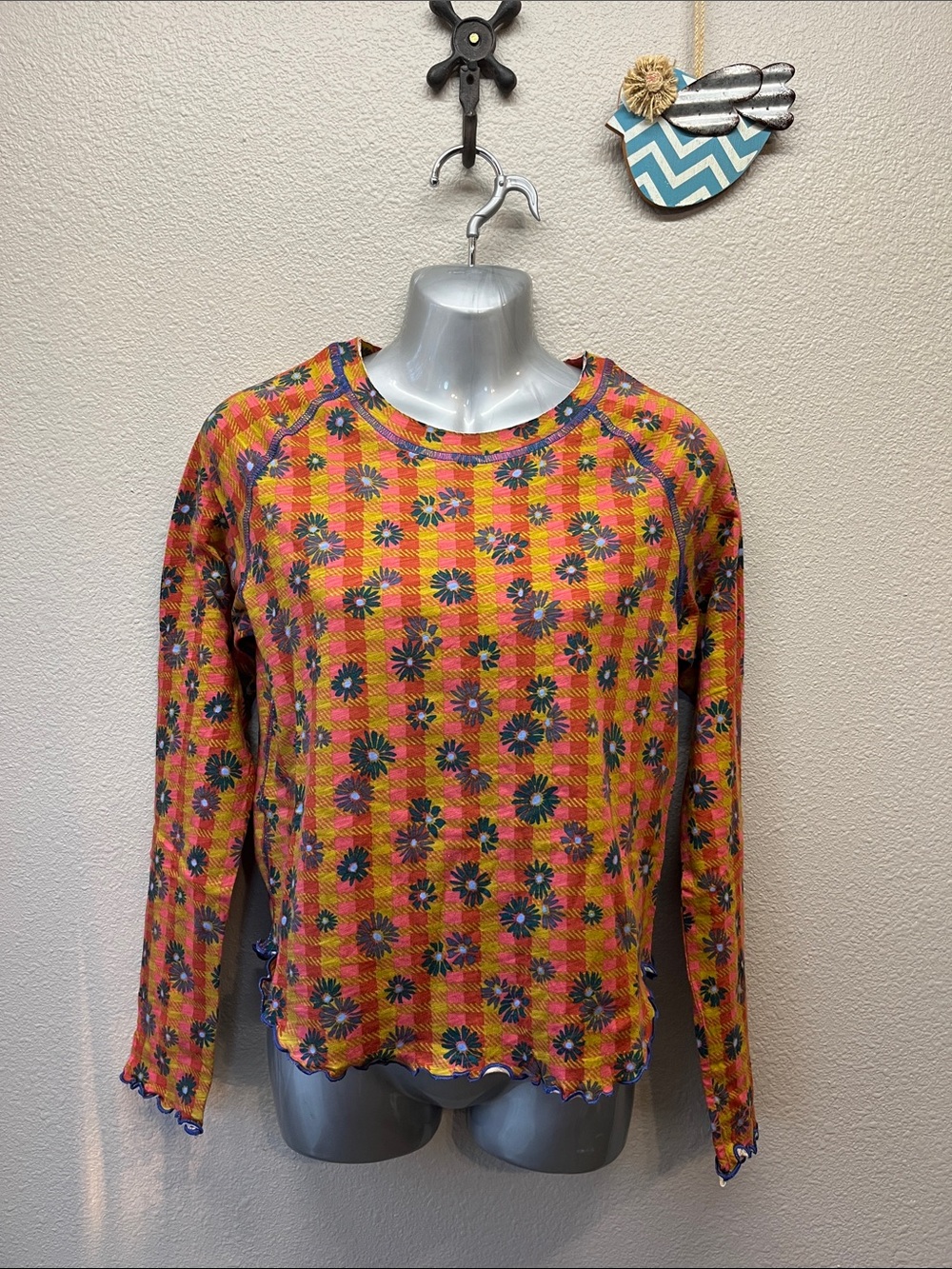 Natural life long sleeved t-shirt size small